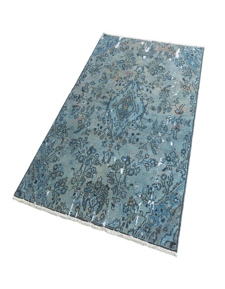 Detail image of 4' 11 x 7' 8 Vintage Rug