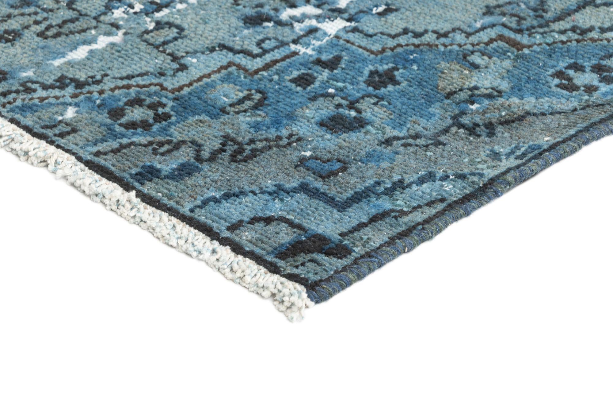 4' 11 x 7' 8 Vintage Rug
