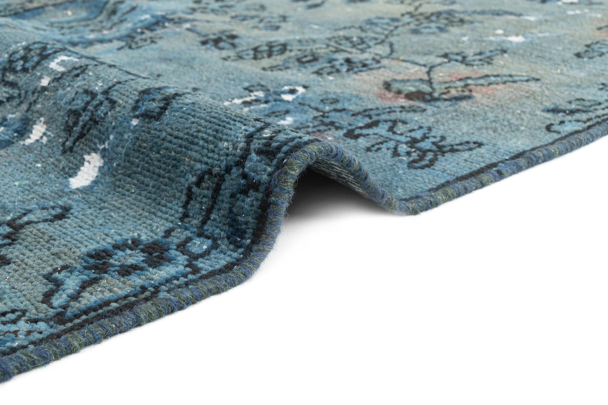 4' 11 x 7' 8 Vintage Rug