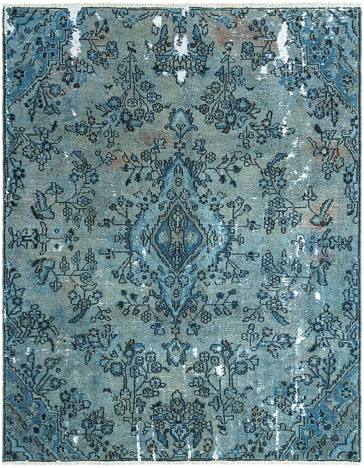 Detail image of 4' 11 x 7' 8 Vintage Rug