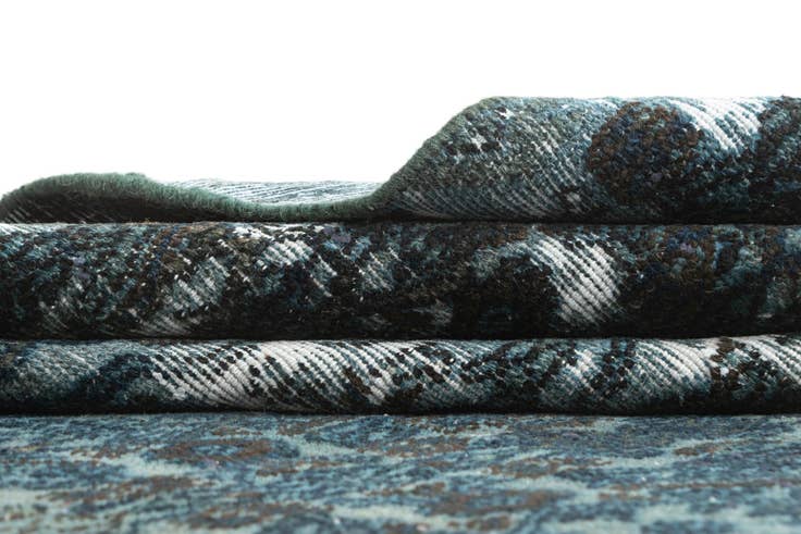 Detail image of 4' 5 x 6' 4 Vintage Rug