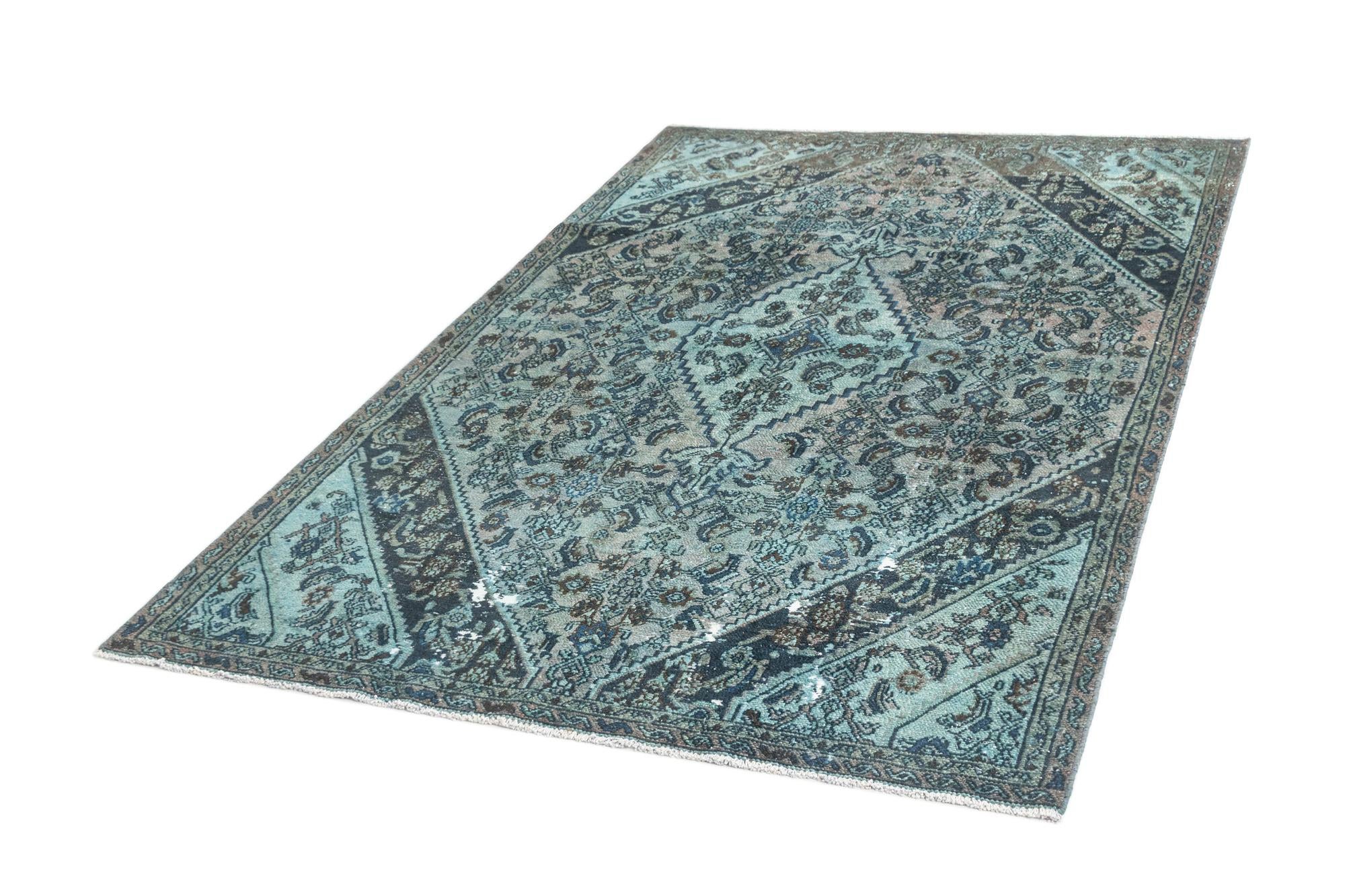 5' 5 x 8' 10 Vintage Rug