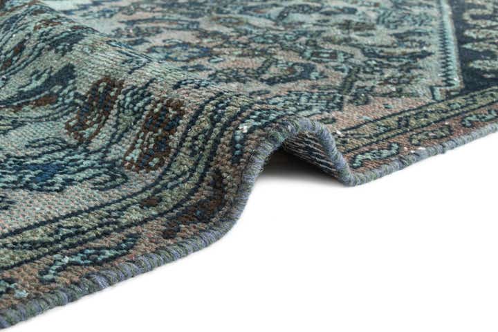 5' 5 x 8' 10 Vintage Rug
