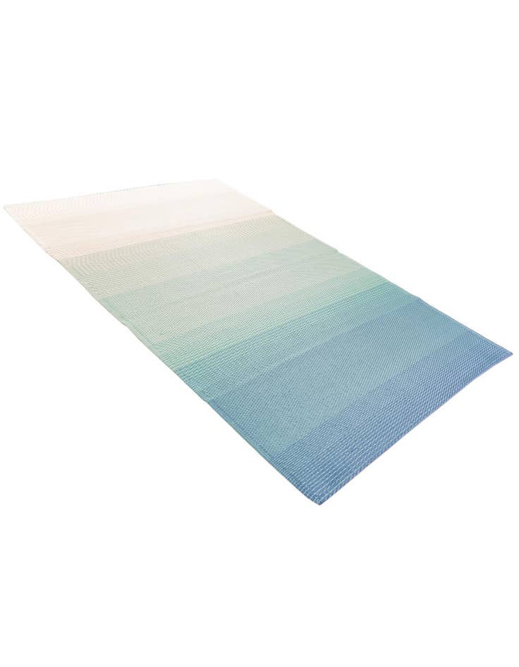 Detail image of 4' x 6'  Washable Vista Breeze Indoor / Outdoor Rug