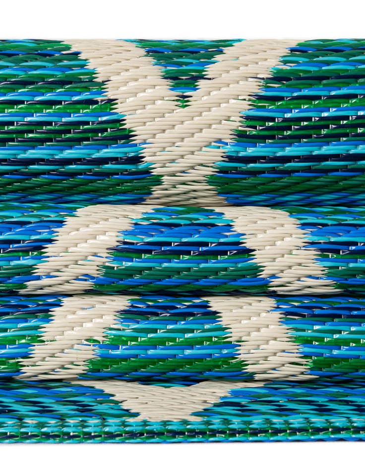 Detail image of 4' x 6'  Washable Vista Breeze Indoor / Outdoor Rug