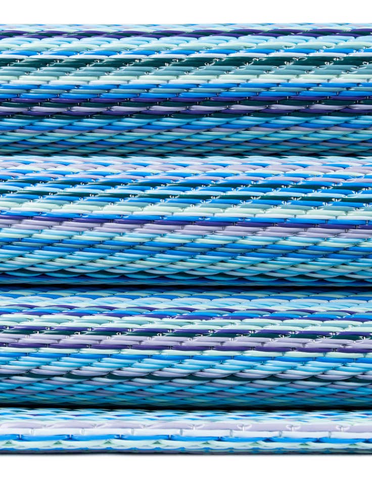 Detail image of 5' x 8' Easy-Clean Vista Breeze Indoor / Outdoor Rug