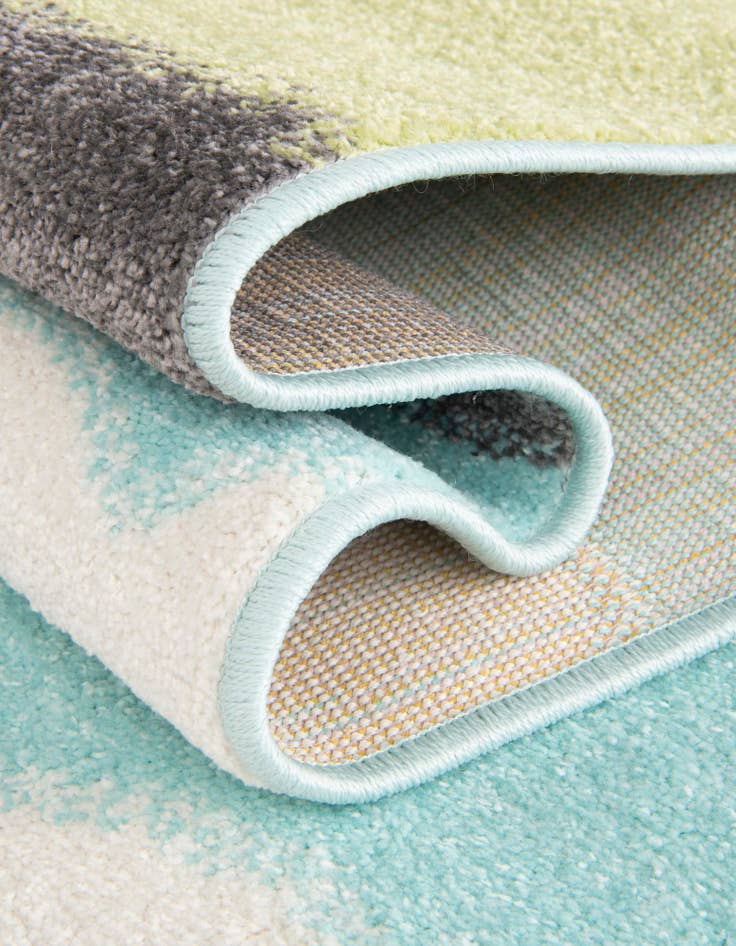 Detail image of 4' 1 x 6' 1 Giraffe Whimsy Kids Rug