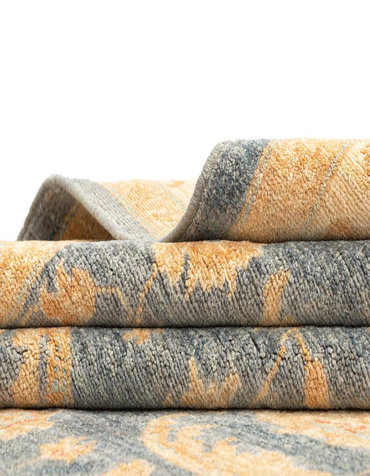 Detail image of 6' 9 x 10' 8 Ziegler Wool Rug
