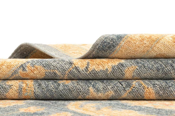 Detail image of 6' 9 x 10' 8 Ziegler Wool Rug