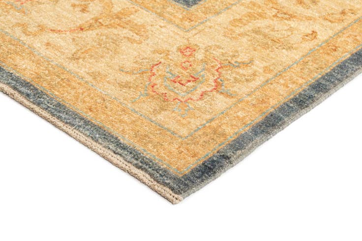 Detail image of 6' 9 x 10' 8 Ziegler Wool Rug