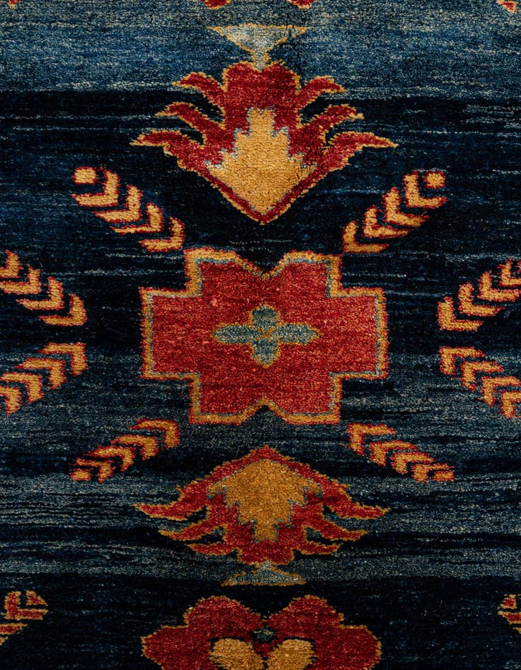 Detail image of 5' 1 x 6' 4  Hand Knotted Ziegler Wool Rug