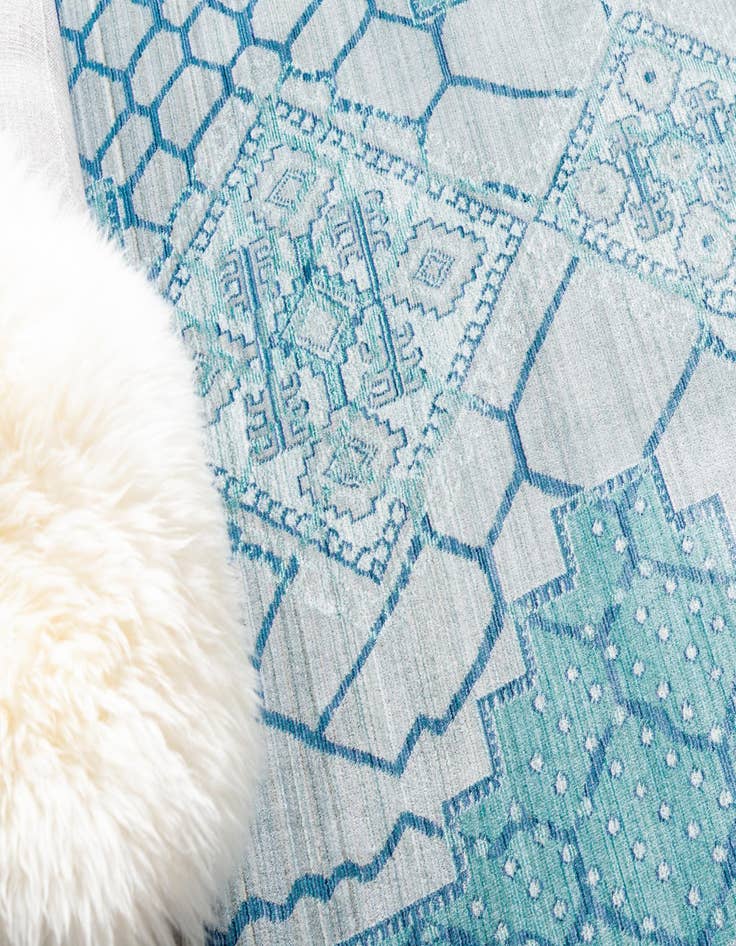 Detail image of 6' x 6' Alexis Round Rug