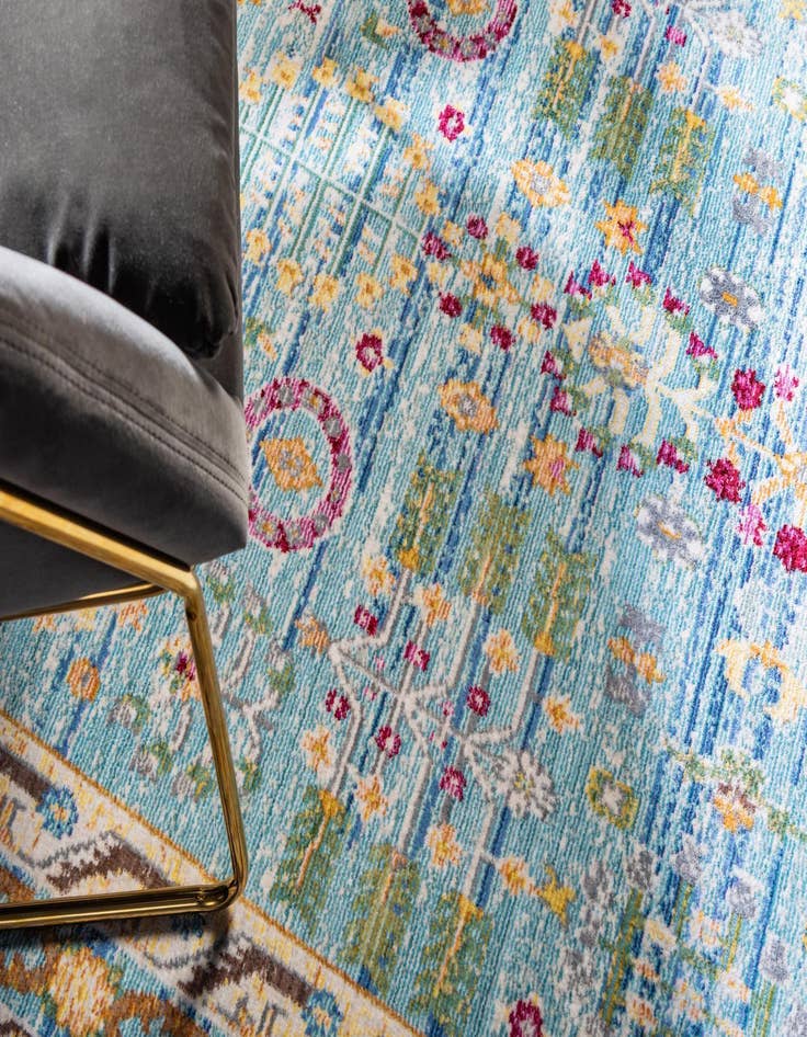 Detail image of 8' x 8' Alexis Round Rug