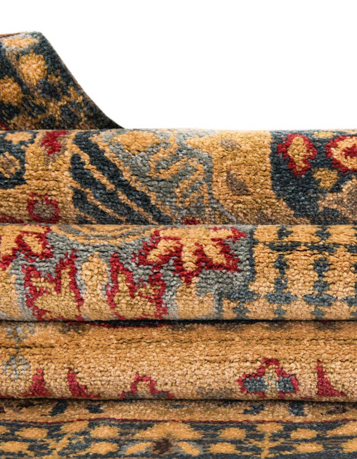 Detail image of 6' x 6' Amina Round Rug