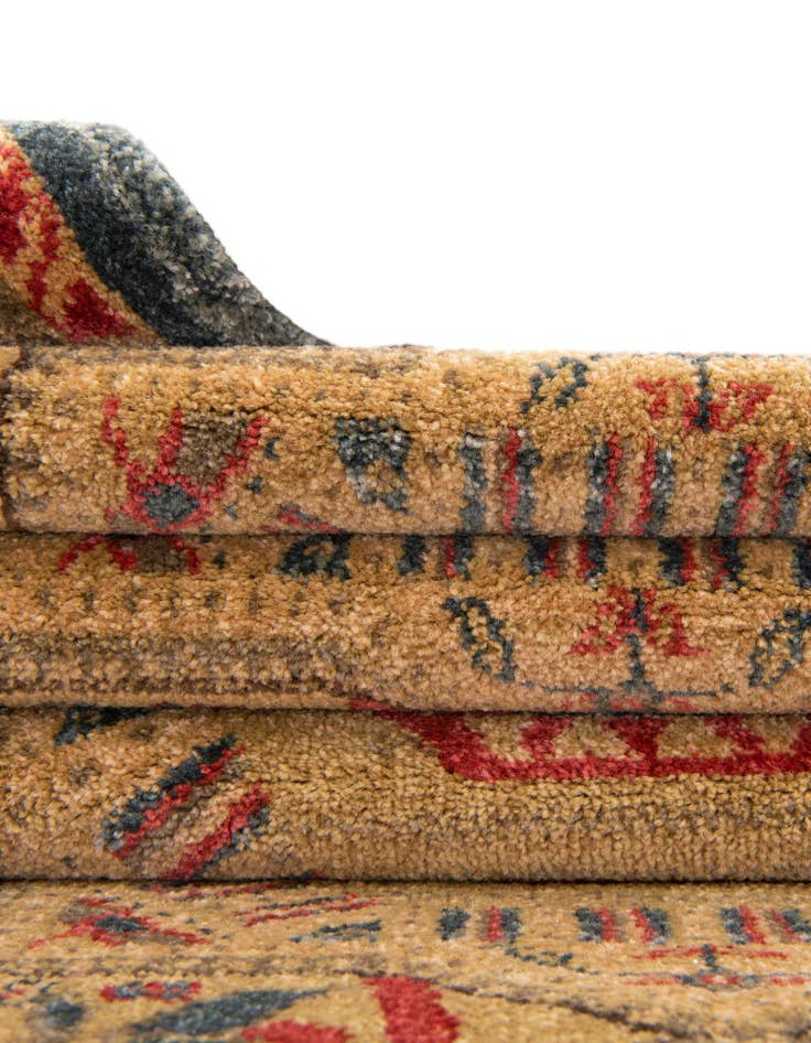 Detail image of 8' x 8' Amina Round Rug