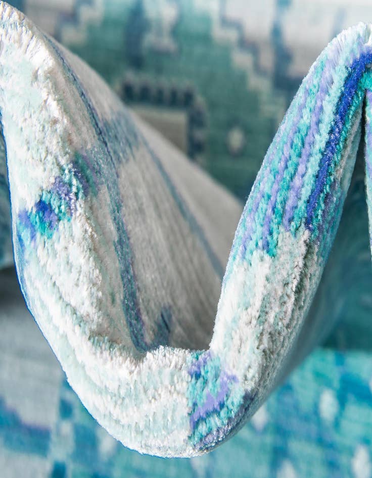 Detail image of 6' x 6' Aqua Round Rug