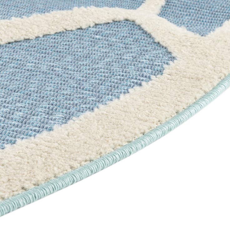 Detail image of 3' 3 x 3' 3 Easy-Clean Aruba Indoor / Outdoor Round Rug