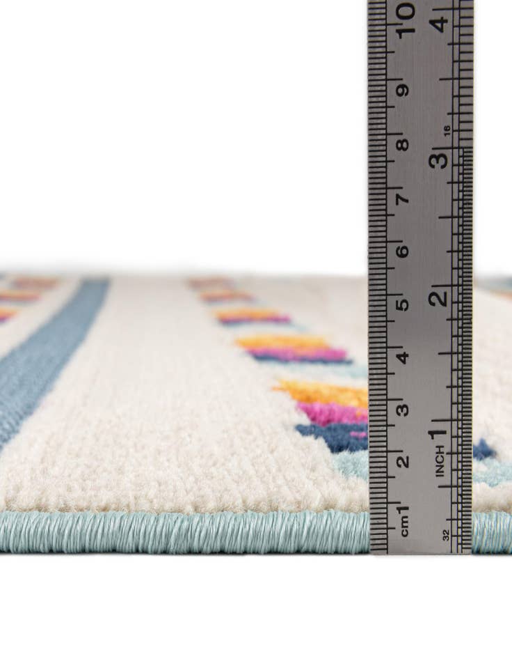 Detail image of 3' 3 x 3' 3 Easy-Clean Aruba Indoor / Outdoor Round Rug