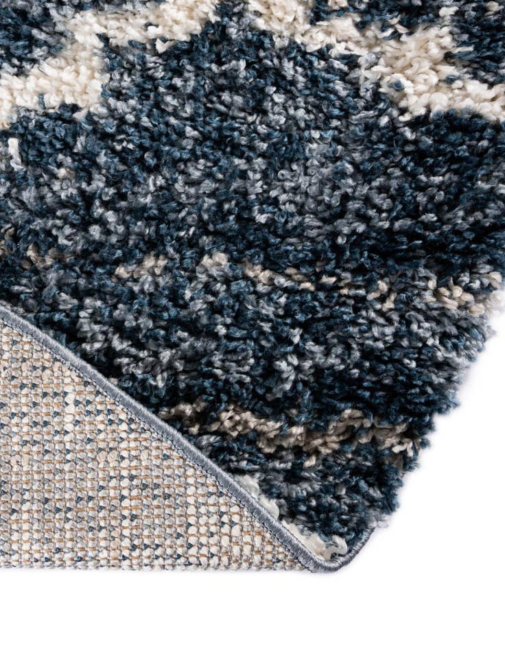 Detail image of 3' 3 x 3' 3 Athena Shag Round Rug