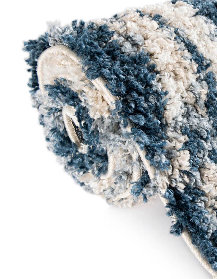 Detail image of 5' x 5' Athena Shag Round Rug