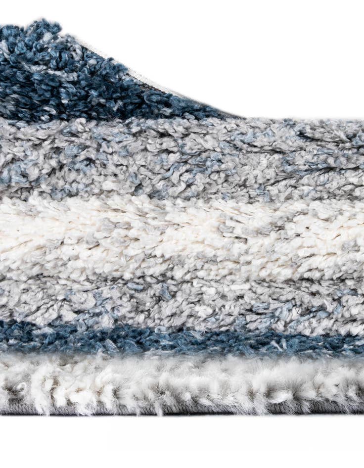 Detail image of 3' 3 x 3' 3 Athena Shag Round Rug