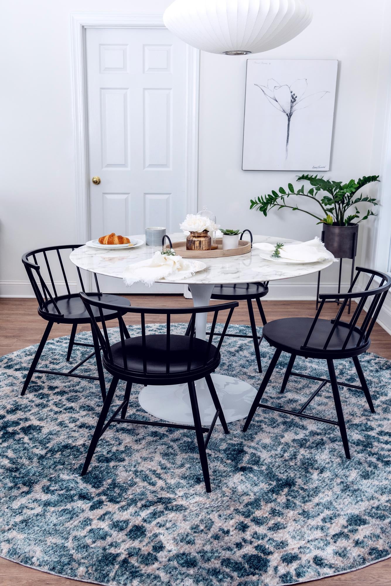 4' 7 x 4' 7 Atlas Round Rug