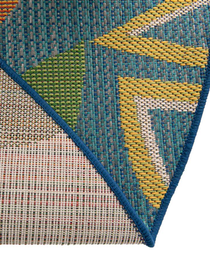 6' 1 x 6' 1 Easy-Clean Baja Indoor / Outdoor Round Rug