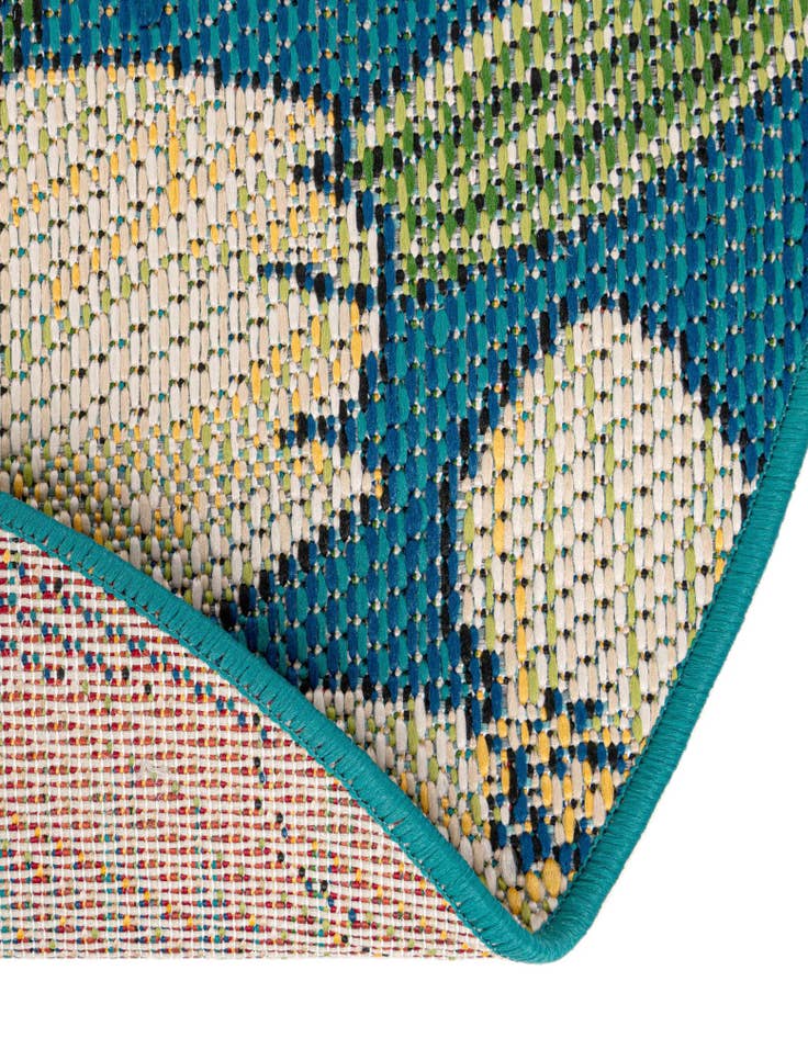 Detail image of 7' 10 x 7' 10 Easy-Clean Baja Indoor / Outdoor Round Rug