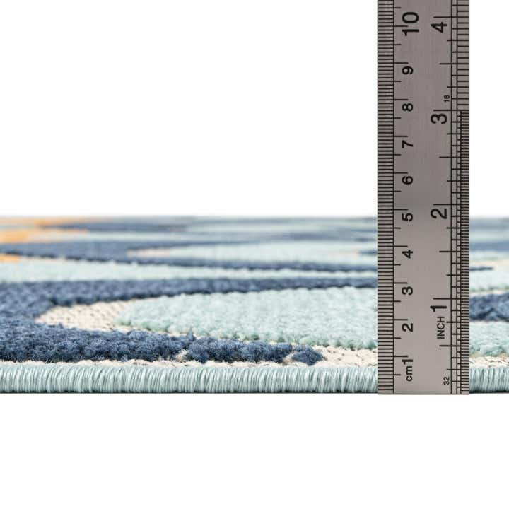 3' 3 x 3' 3 Easy-Clean Belize Indoor / Outdoor Round Rug