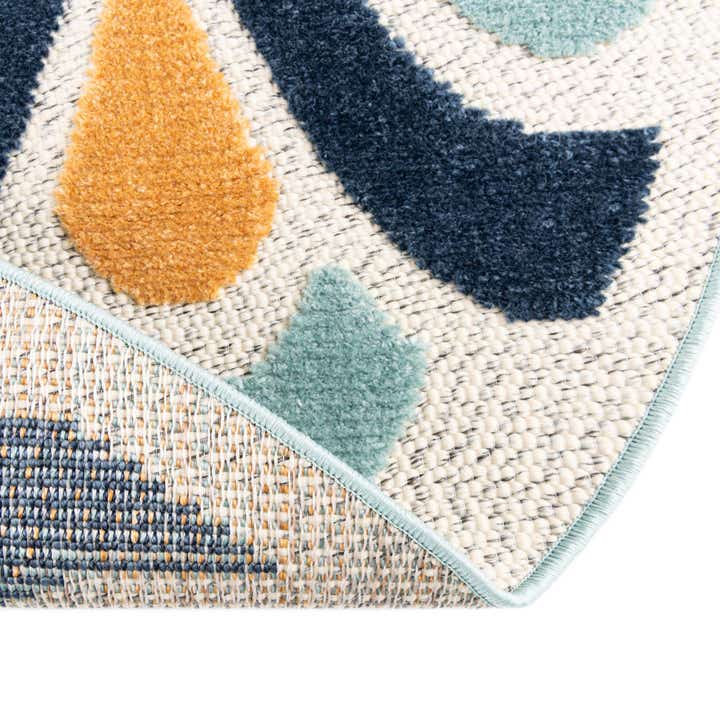 3' 3 x 3' 3 Easy-Clean Belize Indoor / Outdoor Round Rug