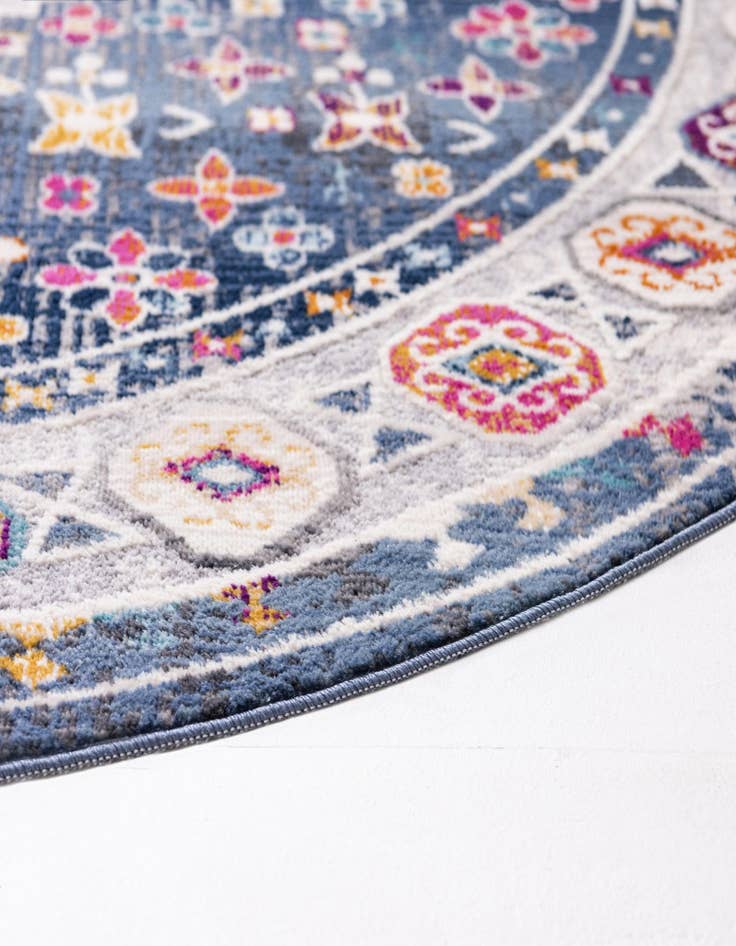 Detail image of 5' x 5' Budapest Round Rug