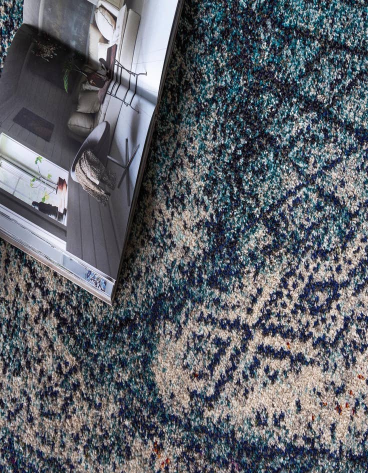 Detail image of 8' x 8' Washable Carnevale Round Rug