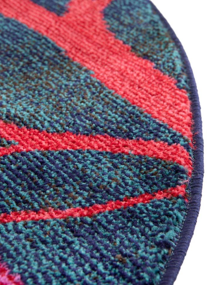 Detail image of 6' x 6'  Washable Casablanca Round Rug