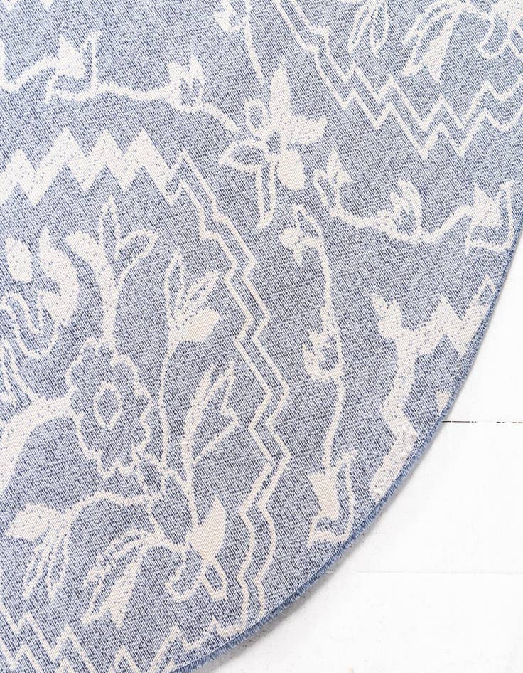 Detail image of 6' x 6' Damask Round Rug