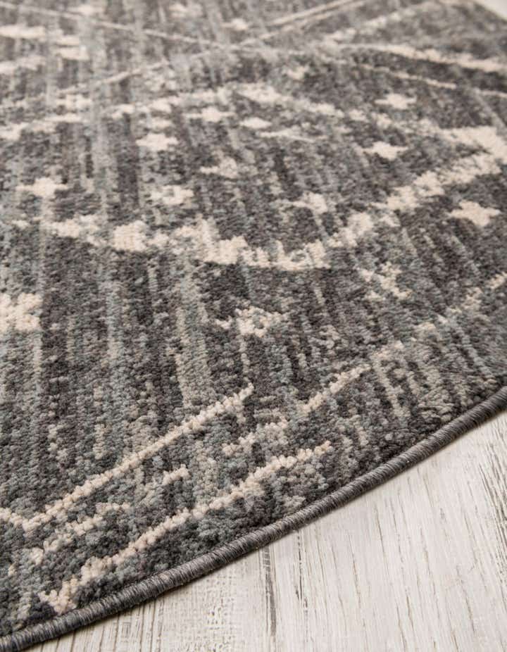 5' x 5' Grand Tradition Round Rug