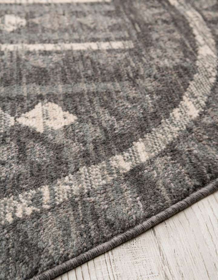 5' x 5' Grand Tradition Round Rug