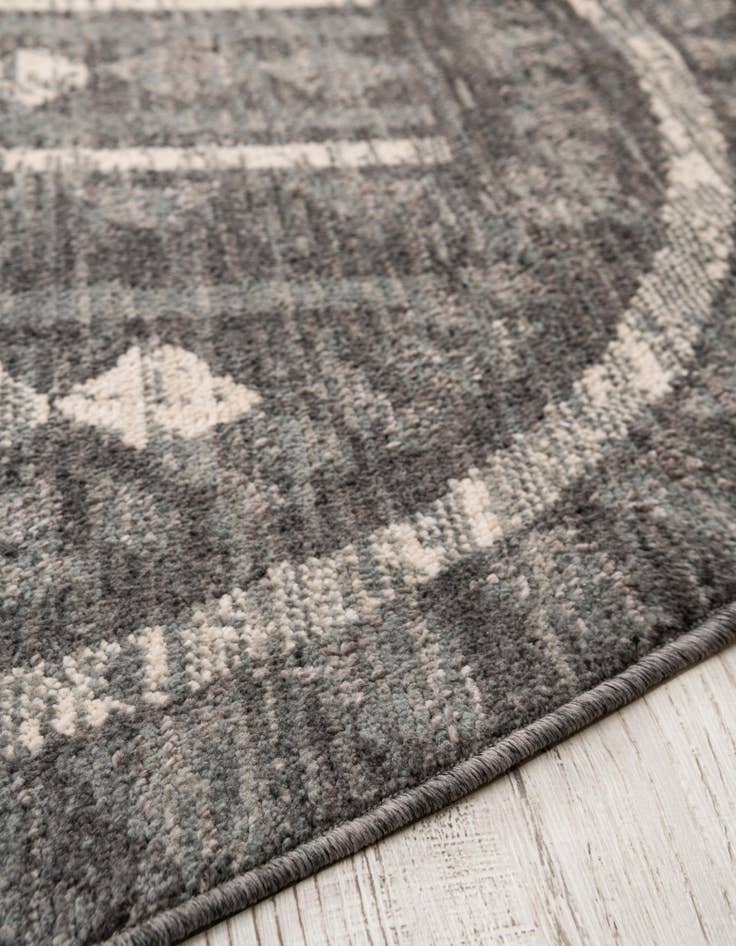 Detail image of 5' x 5' Grand Tradition Round Rug
