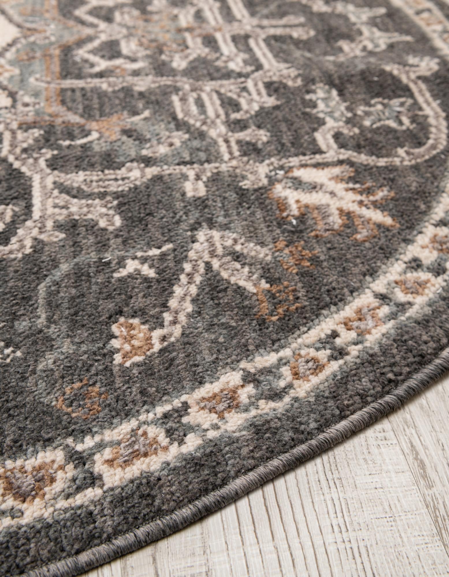 5' x 5' Grand Tradition Round Rug
