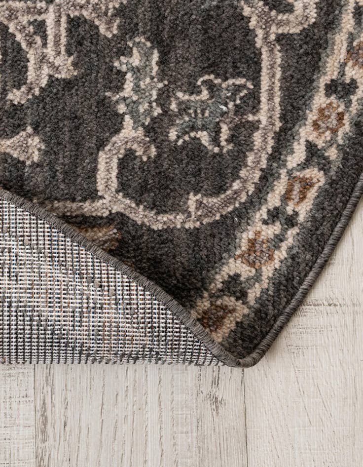 Detail image of 5' x 5' Grand Tradition Round Rug