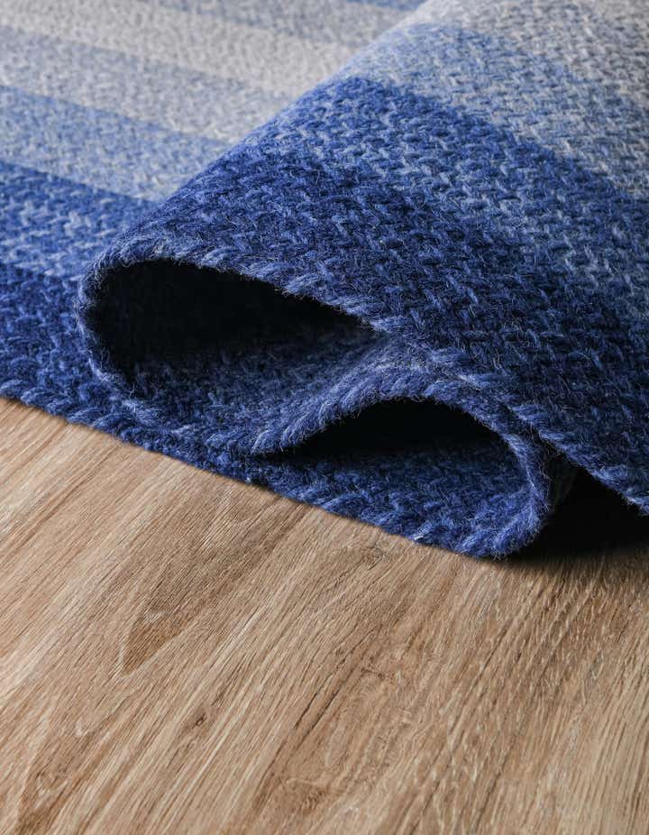3' 1 x 3' 1 Handmade Hand Braided Wool Round Rug