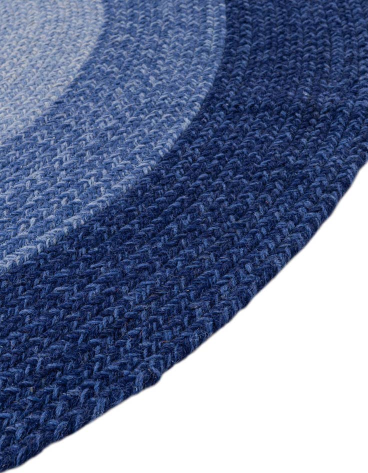 Detail image of 5' 1 x 5' 1  Hand Hand Braided Wool Round Rug