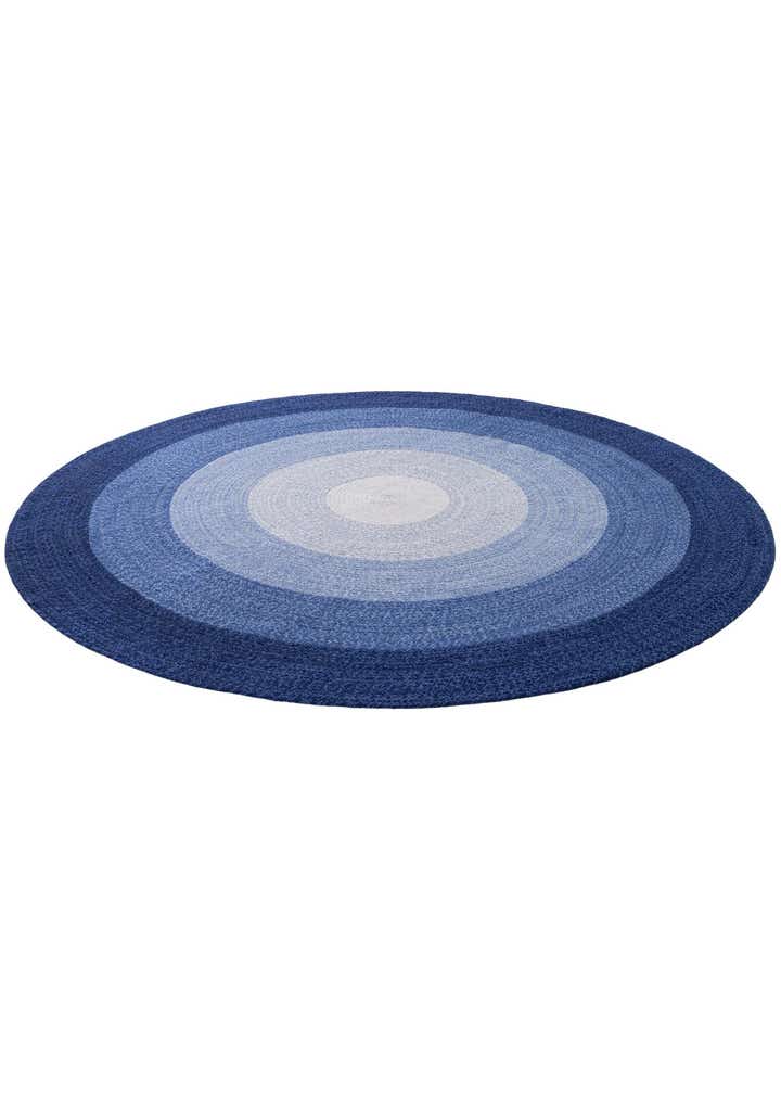 7' 10 x 7' 10 Handmade Hand Braided Wool Round Rug