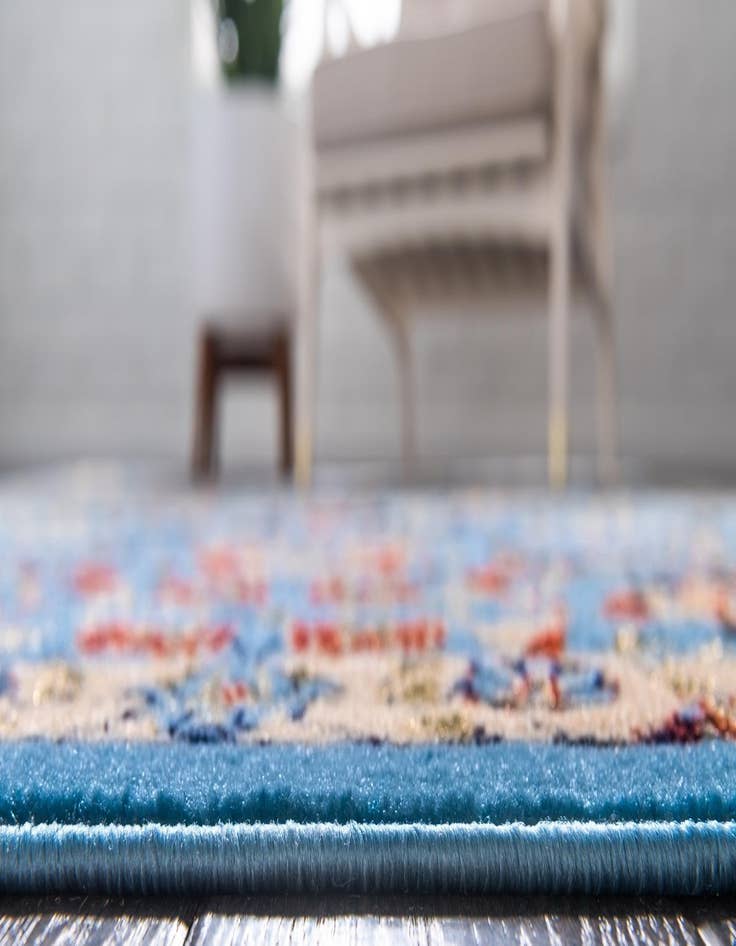 Detail image of 7' 10 x 7' 10 Isfahan Design Round Rug