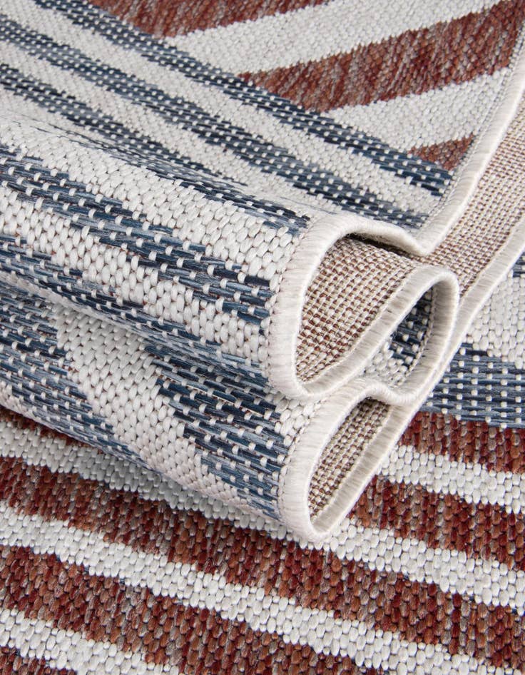 Detail image of 7' x 7' Easy-Clean Jill Zarin Indoor / Outdoor Round Rug