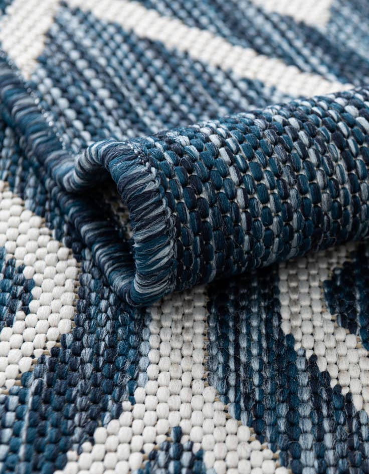 Detail image of 6' 7 x 6' 7 Easy-Clean Jill Zarin Turks and Caicos Indoor / Outdoor Round Rug
