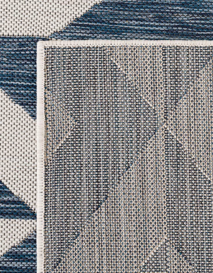 Detail image of 7' x 7' Easy-Clean Jill Zarin Indoor / Outdoor Round Rug