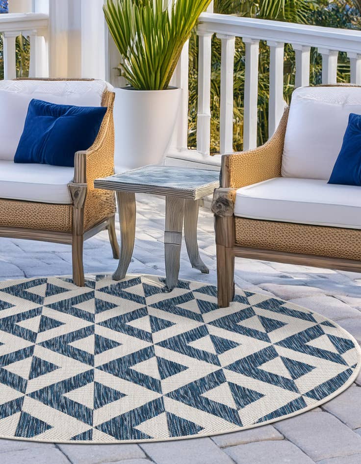 Detail image of 4' x 4' Easy-Clean Jill Zarin Napa Indoor / Outdoor Round Rug