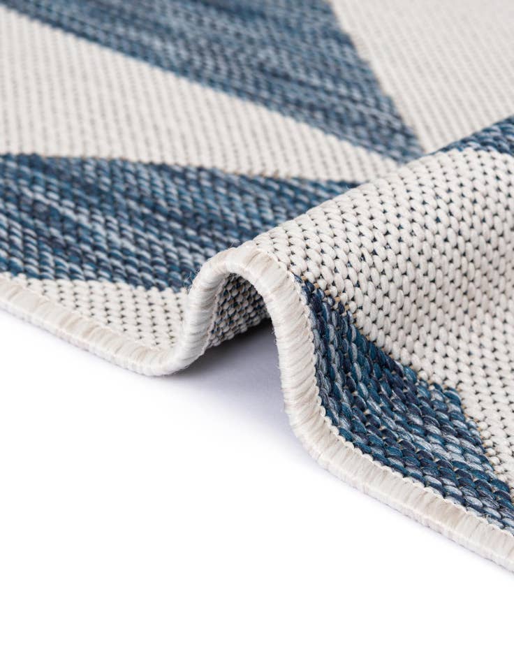 Detail image of 7' x 7'  Washable Jill Zarin Indoor / Outdoor Round Rug