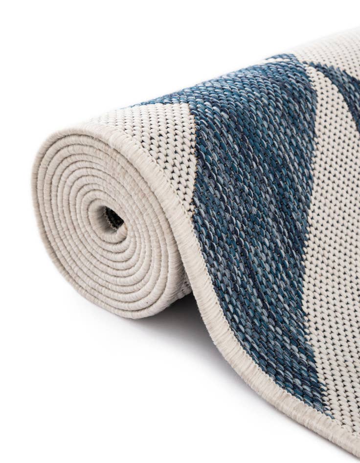 Detail image of 7' x 7'  Washable Jill Zarin Indoor / Outdoor Round Rug