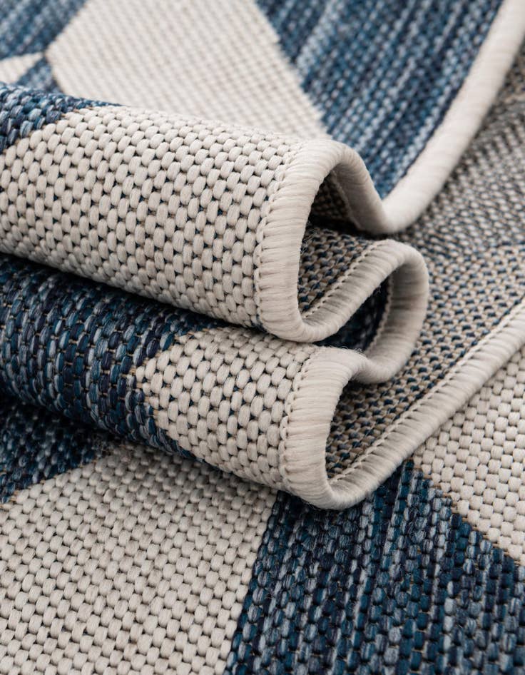 Detail image of 7' x 7'  Washable Jill Zarin Indoor / Outdoor Round Rug